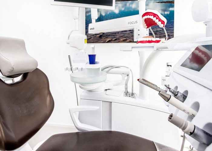 behandlungszimmer2-zahncentrum-fellbach